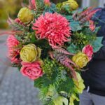 Przygotowania do uroczystości Wszystkich Świętych w pawilonach handlowych PGKiM